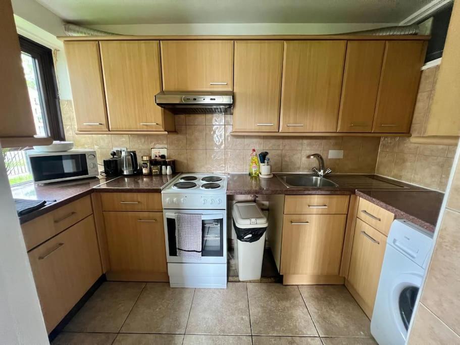 Gorgeous Flat 10 Min Walk To Stadium Free Parking London Ngoại thất bức ảnh