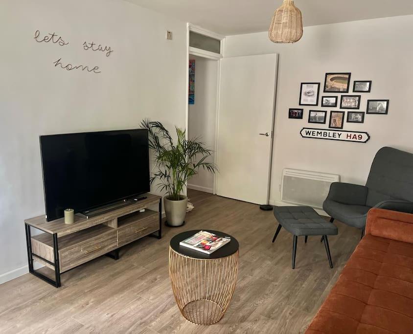 Gorgeous Flat 10 Min Walk To Stadium Free Parking London Ngoại thất bức ảnh